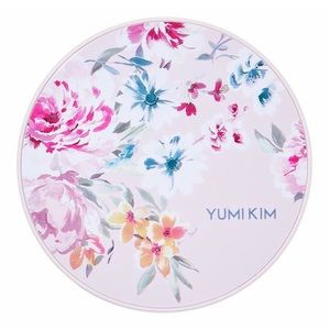 Yumi Kim Wireless Charging Pad
